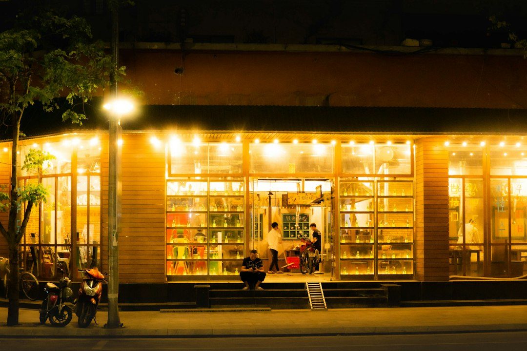 ACOTAR 6 late night release party