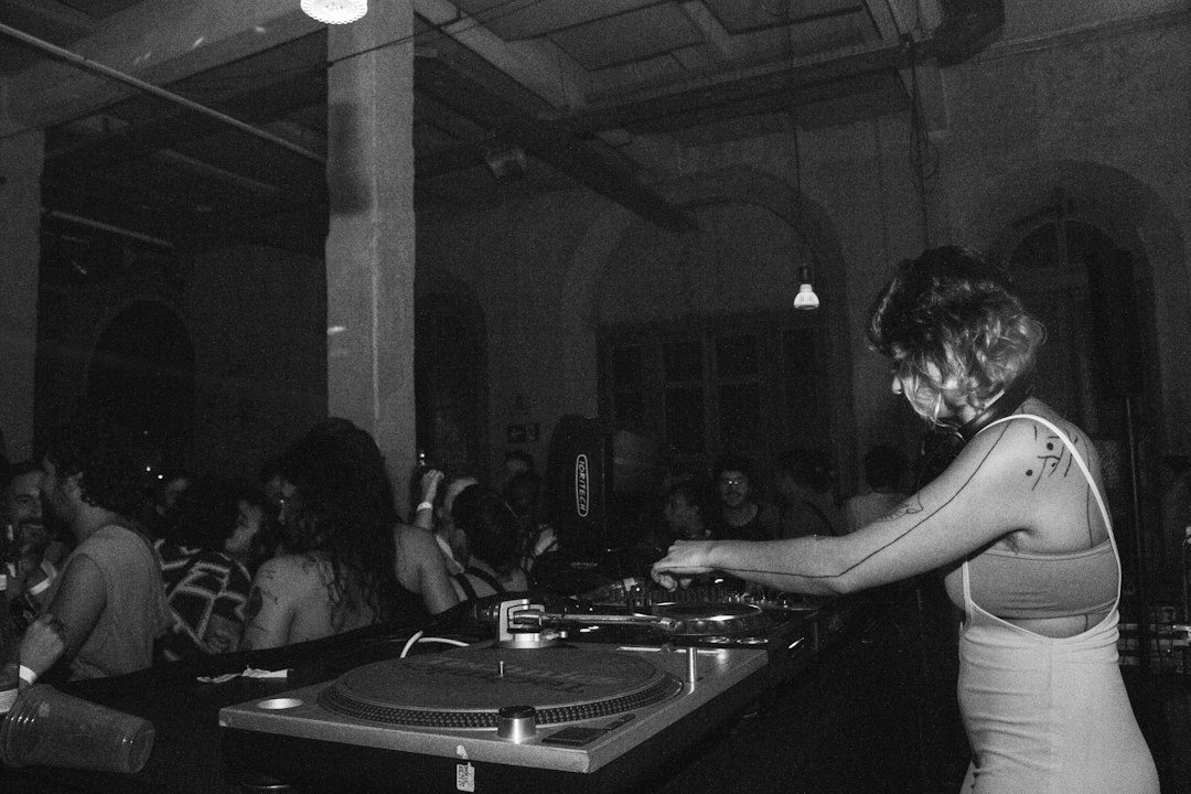 DJ & Dine at Jubilee Pool