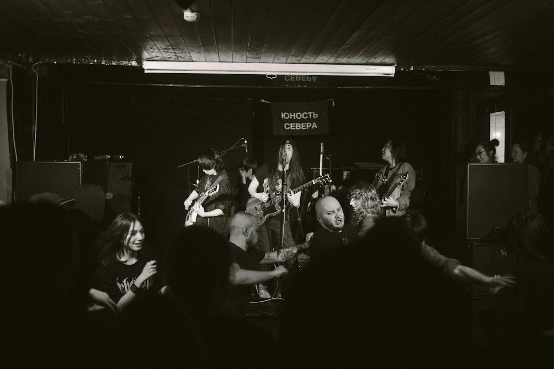 Johnny Holmes live at the Harbour Inn, Padstow